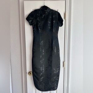 Uahong Mei Black Short Sleeve Dress with slits at bottom Size Large